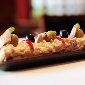 Ensaladilla rusa con ventresca de bonito